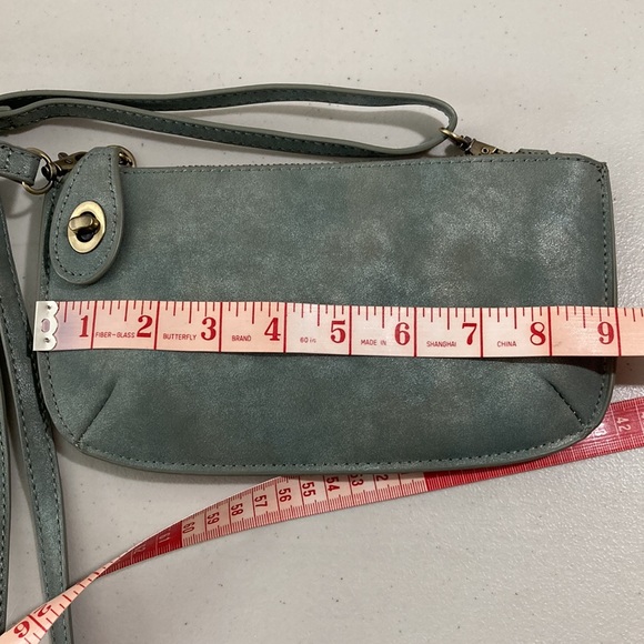 Susan Joy, Crossbody Wristlet clutch. - Picture 8 of 9